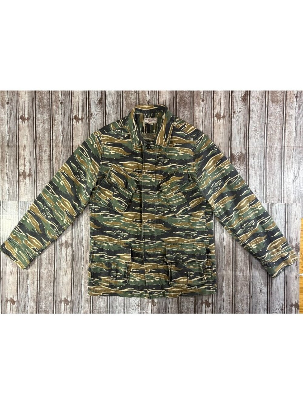 Wallace & Barnes linen blend Overshirt Jacket size XS color Tiger Camo Jungle